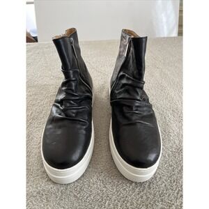 J/Slides Womens Size 8 Boots Black Leather  Chunky Platform Booties‎